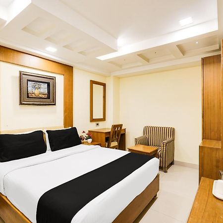 Super Townhouse Oak Alandur Near Chennai Airport Formerly Vijay Park ภายนอก รูปภาพ