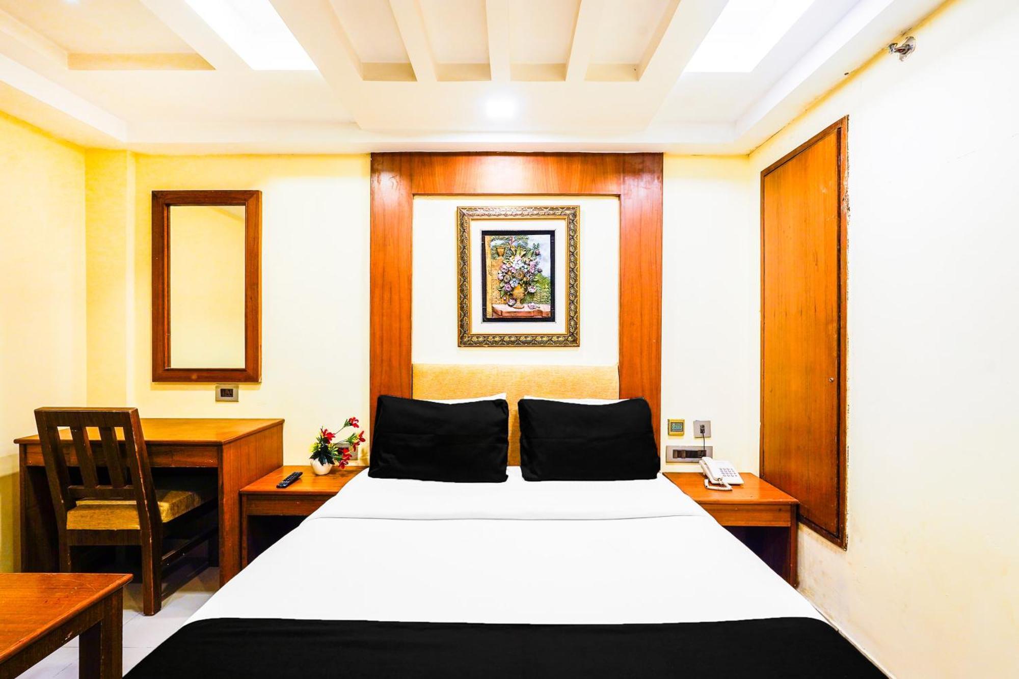 Super Townhouse Oak Alandur Near Chennai Airport Formerly Vijay Park ภายนอก รูปภาพ