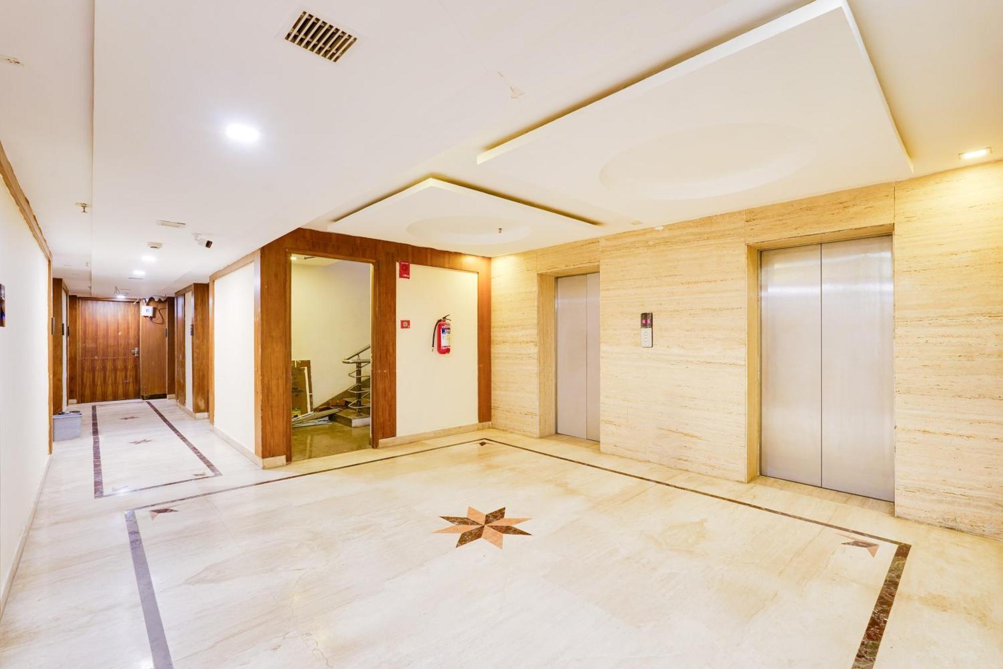 Super Townhouse Oak Alandur Near Chennai Airport Formerly Vijay Park ภายนอก รูปภาพ