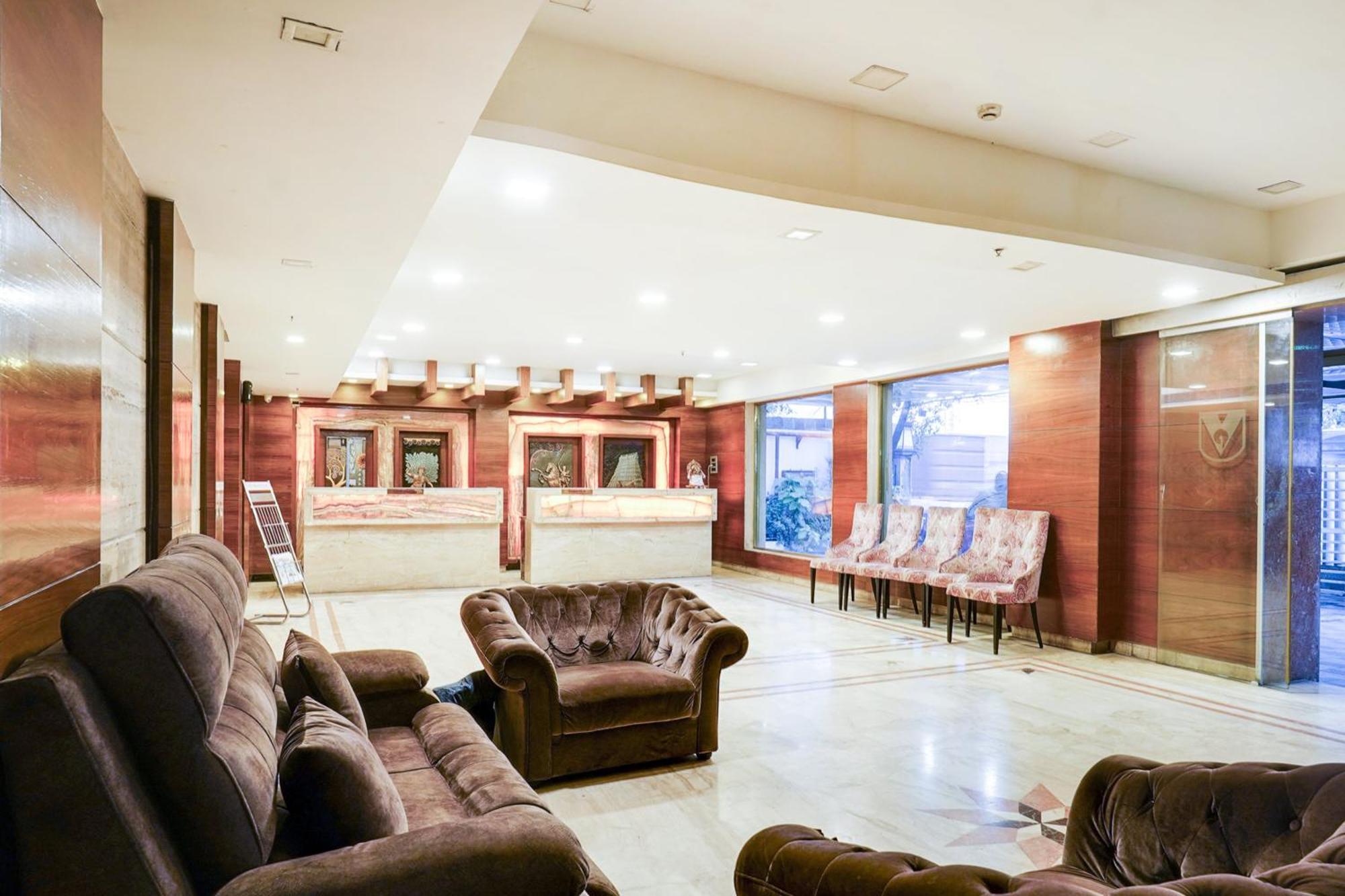 Super Townhouse Oak Alandur Near Chennai Airport Formerly Vijay Park ภายนอก รูปภาพ