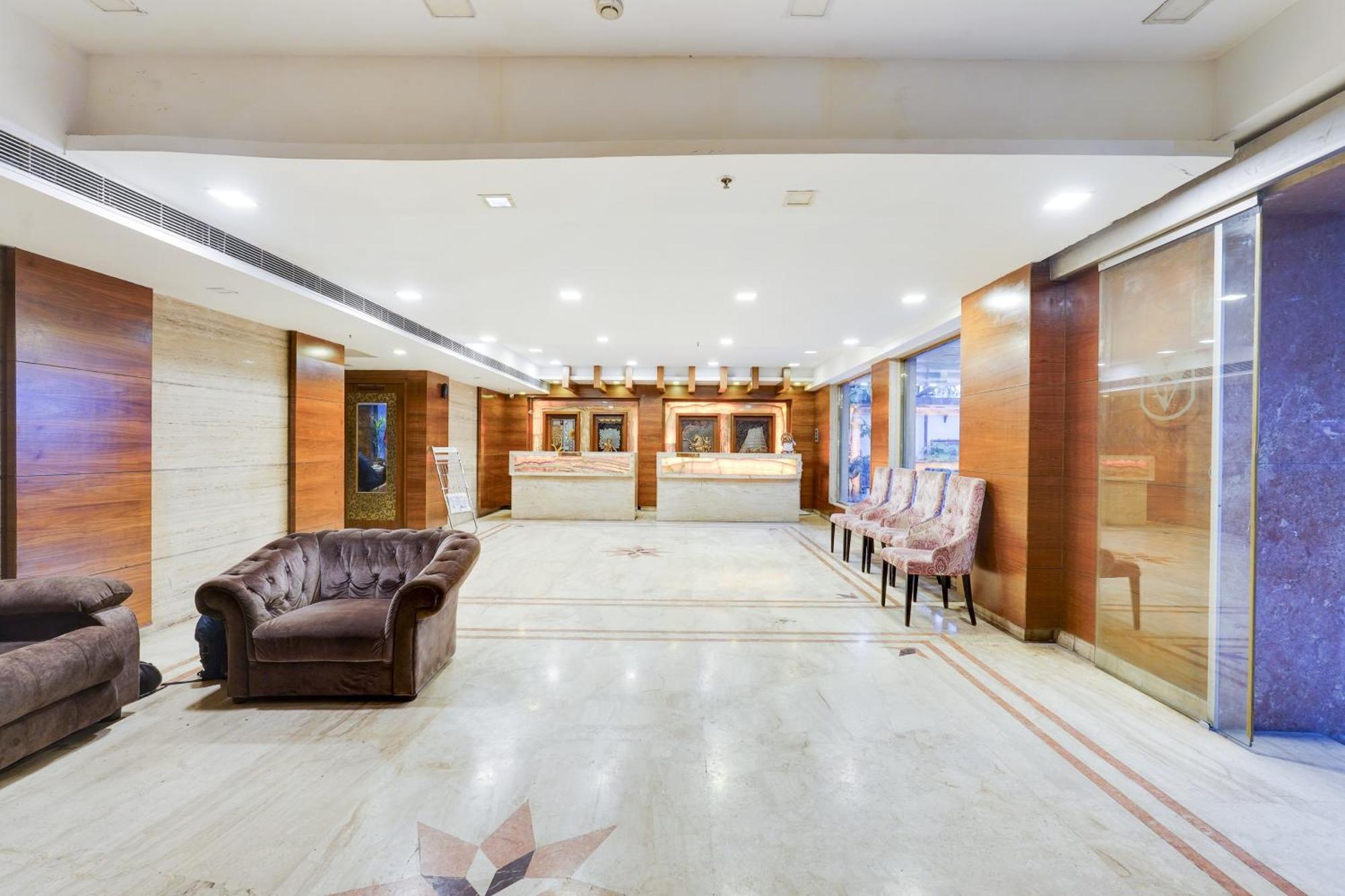 Super Townhouse Oak Alandur Near Chennai Airport Formerly Vijay Park ภายนอก รูปภาพ