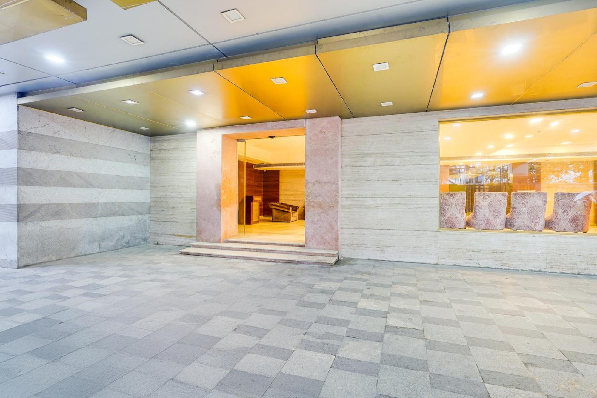 Super Townhouse Oak Alandur Near Chennai Airport Formerly Vijay Park ภายนอก รูปภาพ
