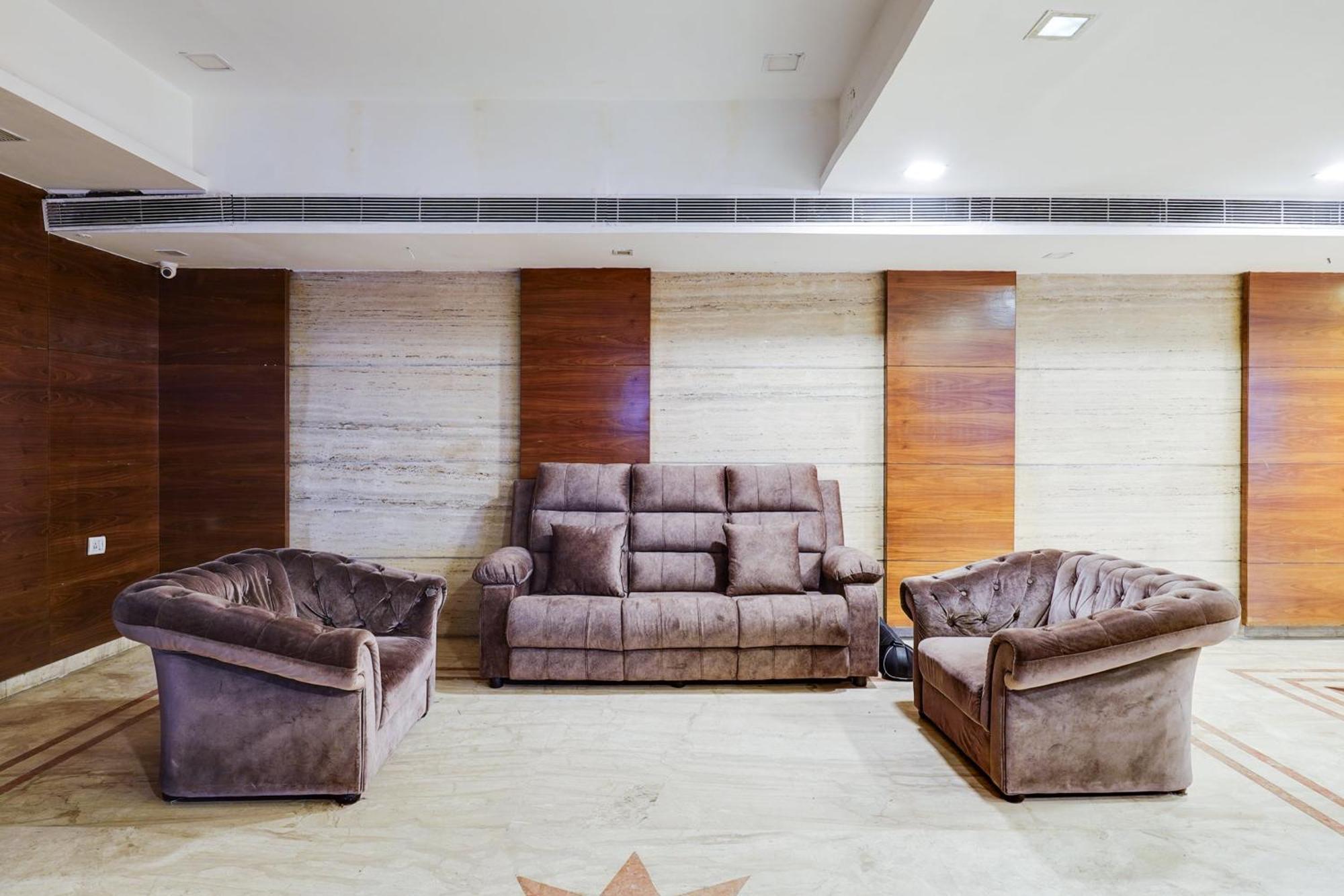 Super Townhouse Oak Alandur Near Chennai Airport Formerly Vijay Park ภายนอก รูปภาพ